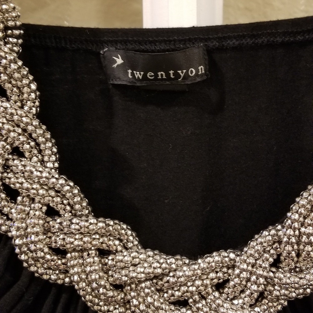 TwentyOne Halter Top - Picture 3 of 5